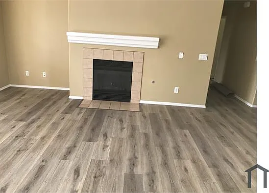 5 bed, 2000 sqft, $2,895 — Photo 4