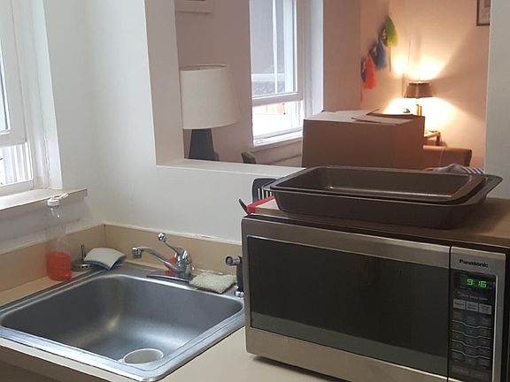 4th image of 112 Willow St APT 4B