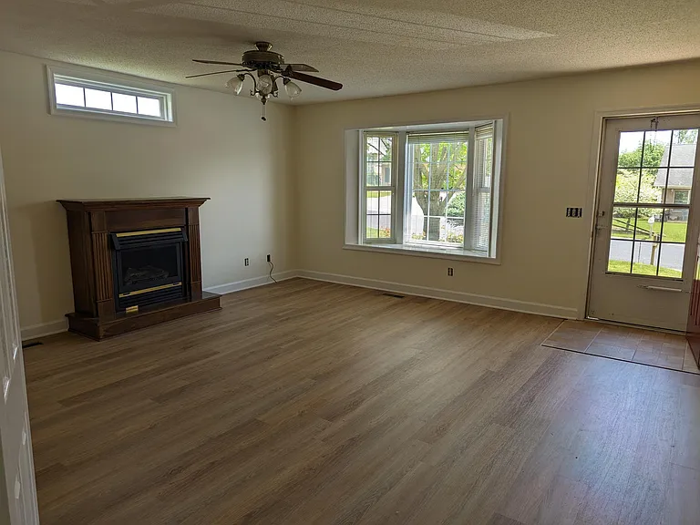 3437 Dawn Dr — Photo 2