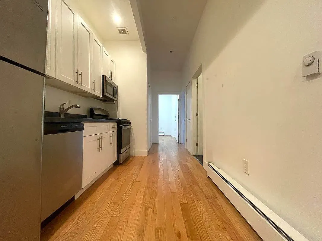1629 Summerfield Avenue — Photo 3
