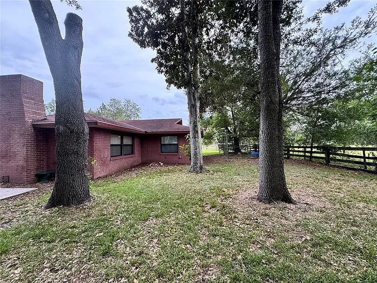 8225 E Highway 25 — Photo 52