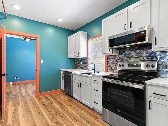 4th image of 416 N College Ave APT 2