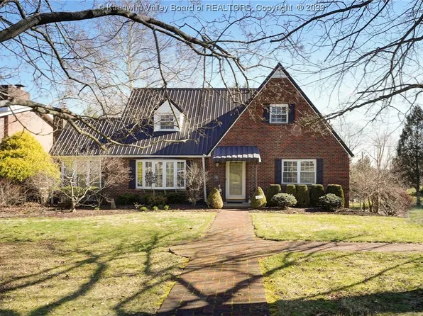 1076 Highland Dr, Saint Albans, WV 25177