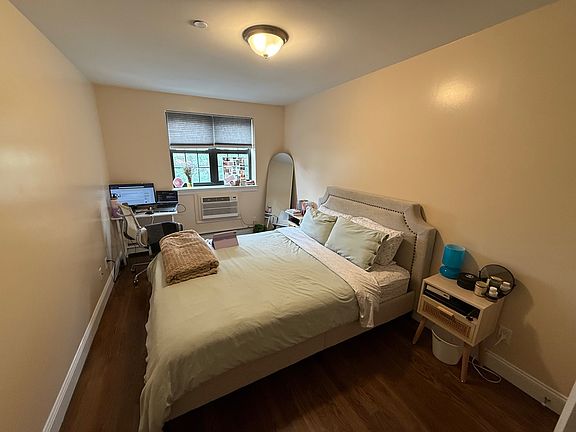 5th image of 3113 23rd St #3F