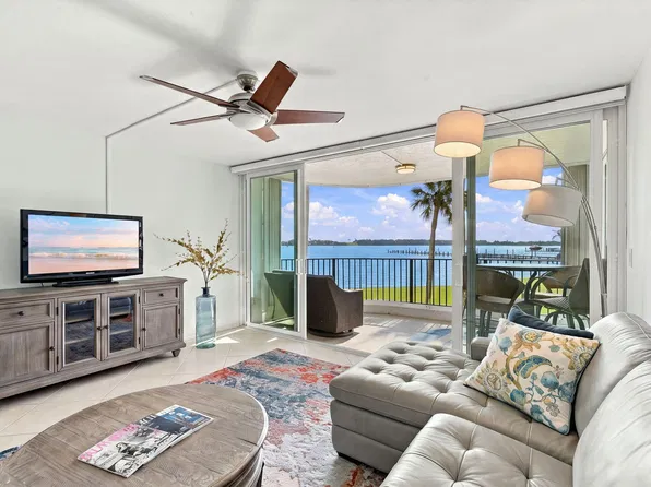 8200 Lakeshore Drive #2020, Hypoluxo, FL 33462