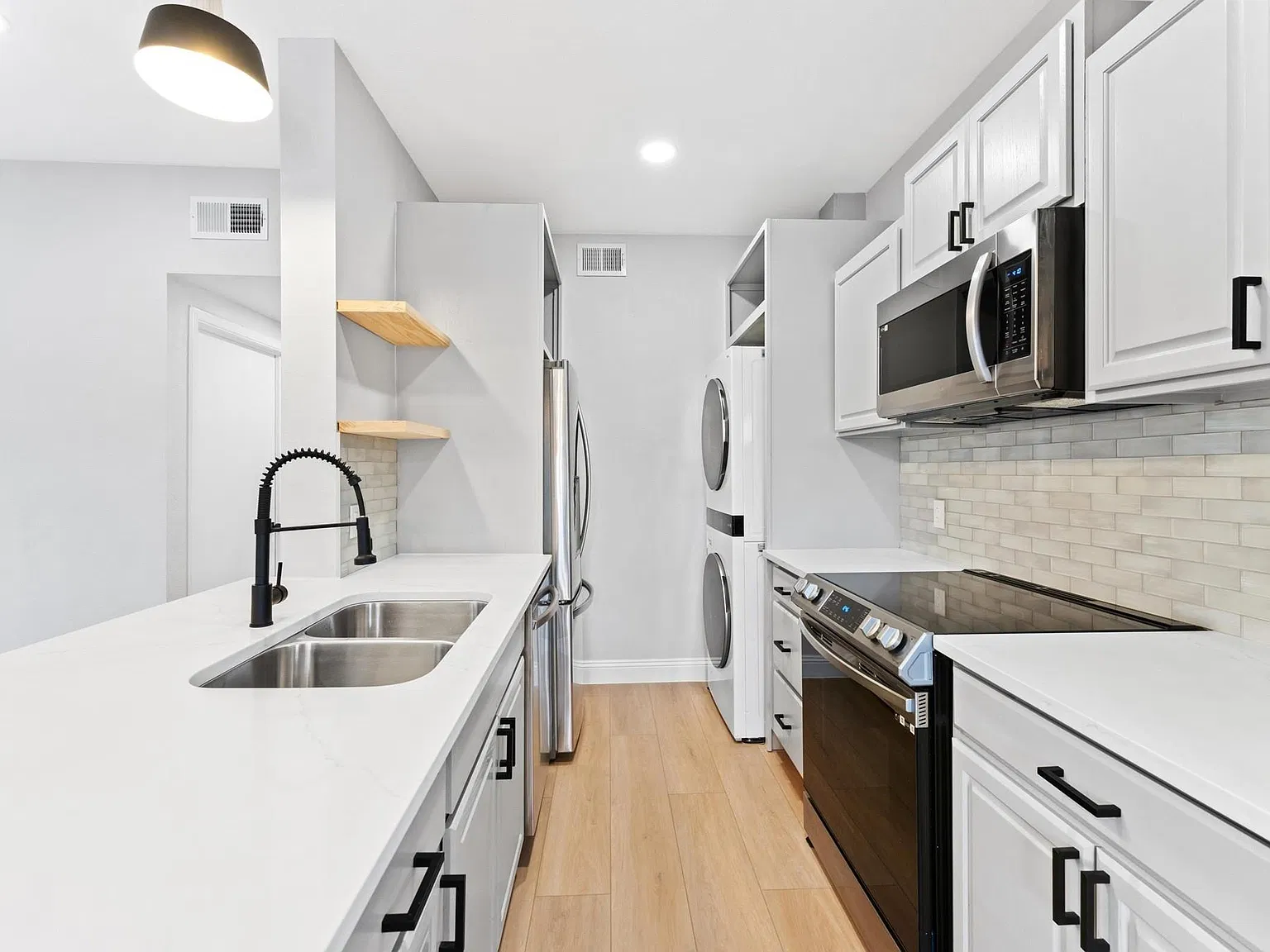 2 bed, 2.0 bath, 880 sqft, $1,450 — Photo 4