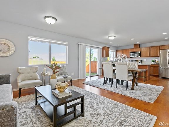 2nd image of 8044 3rd St NE