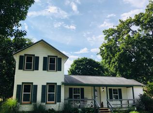 46 Maple St, Galesburg, MI 49053