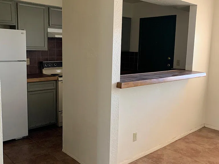 Alto Mesa Apartments — Photo 6