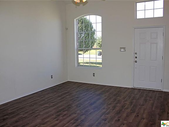 2nd image of 2208 Maedell Dr