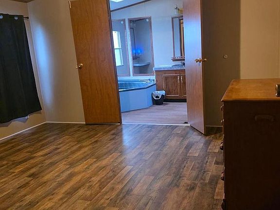 3rd image of 1024 Warm Spring Rd Trailer 88
