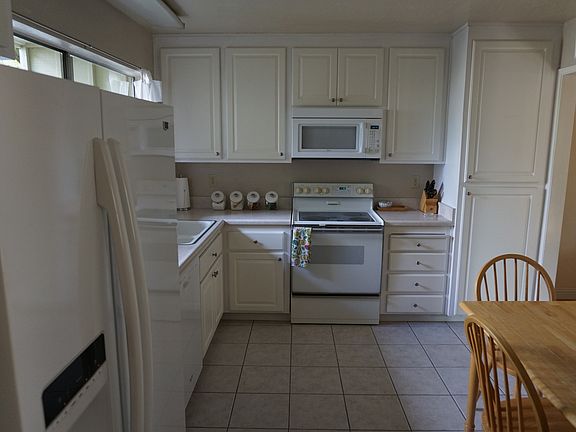 5th image of 530 Belfry Way