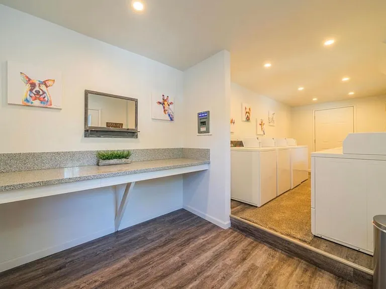 1445 Magnolia Ave — Photo 10