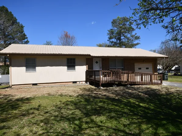 576 Pinewood Cir, Fort Oglethorpe, GA 30742