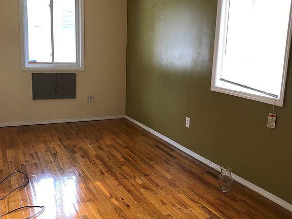 3rd image of 21917 114th Ave