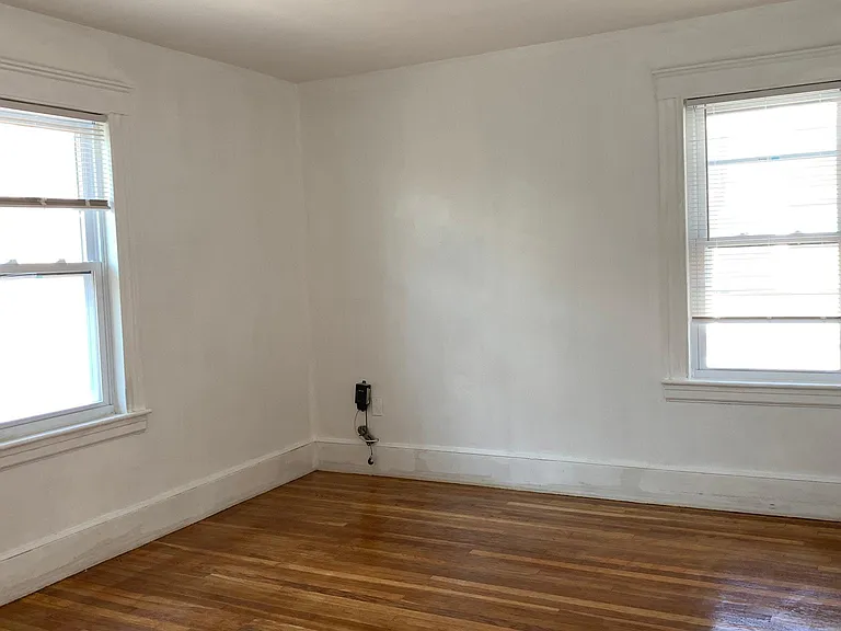 529 Pleasant St #C — Photo 7