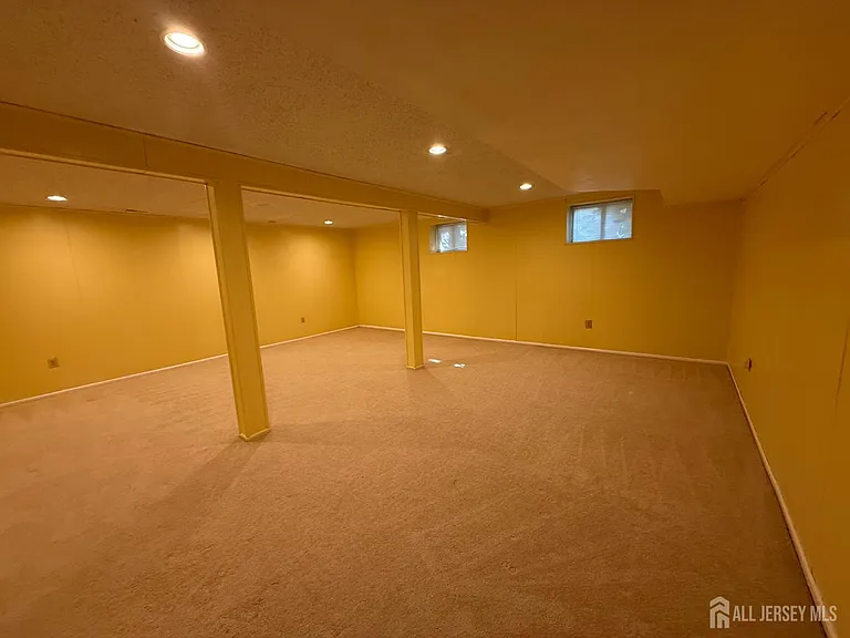 1302 Edison Glen Ter — Photo 32