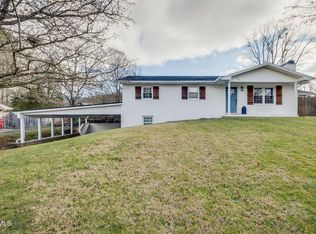 702 Crowell Ln, Johnson City, TN 37601