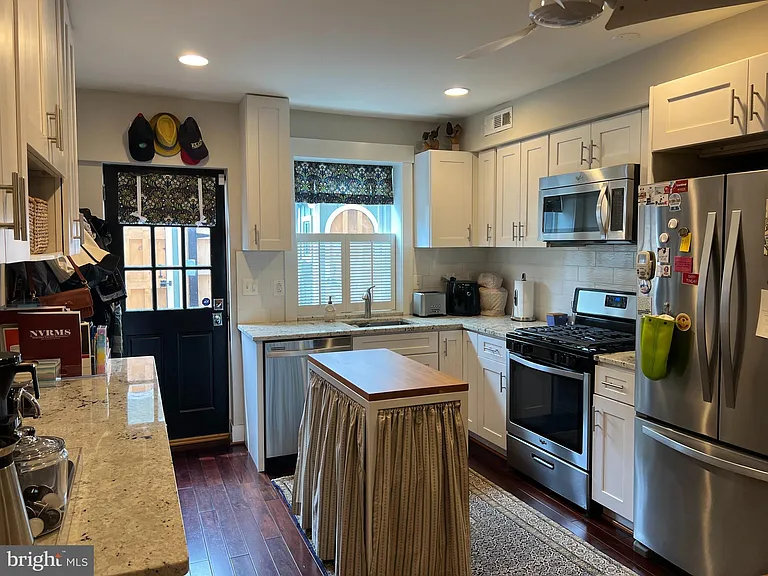418 N Henry St — Photo 19