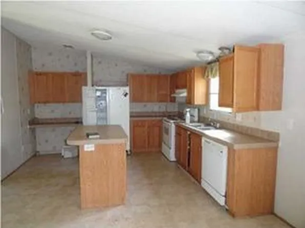 914 3rd St, Carrabelle, FL 32322