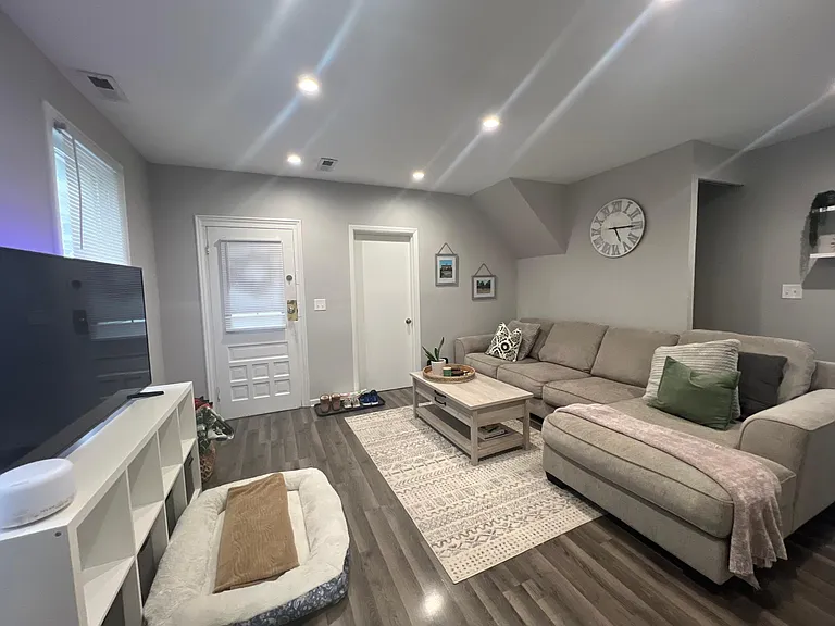 4315 Apple Ave — Photo 3