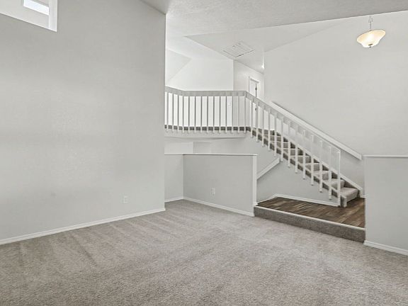 4th image of 1430 Tamarisk Dr