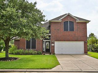 203 Walnut Cove Ln, Pearland, TX 77584