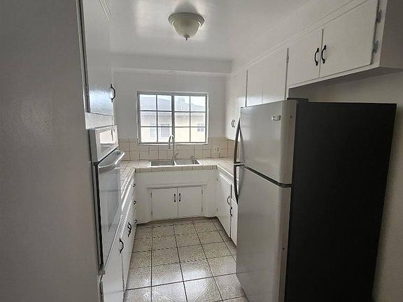 5th image of 215 E Plymouth St #3