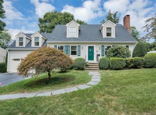 38 Maple Dr, Fairfield, CT 06824