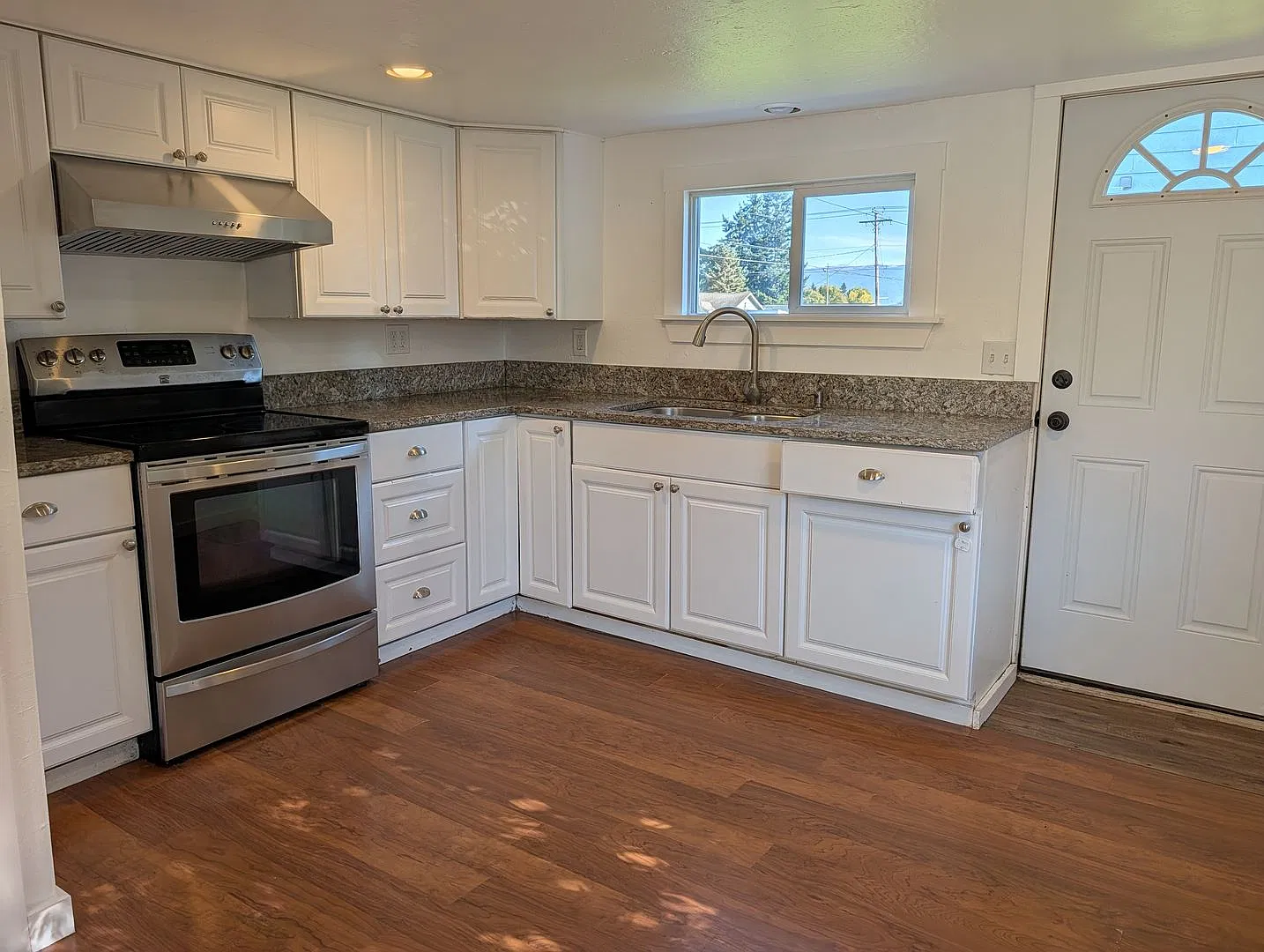 13915 Holly Lane — Photo 4