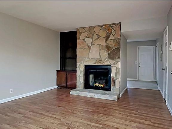 2nd image of 400 Thomas Jefferson Cir