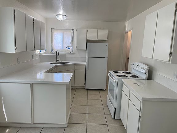 2nd image of 116 N 10th St