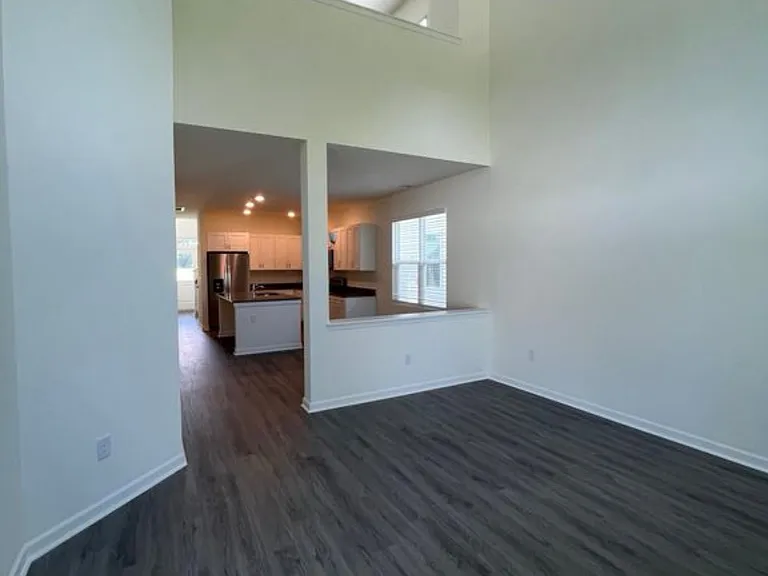 1417 Creekfront Dr — Photo 6