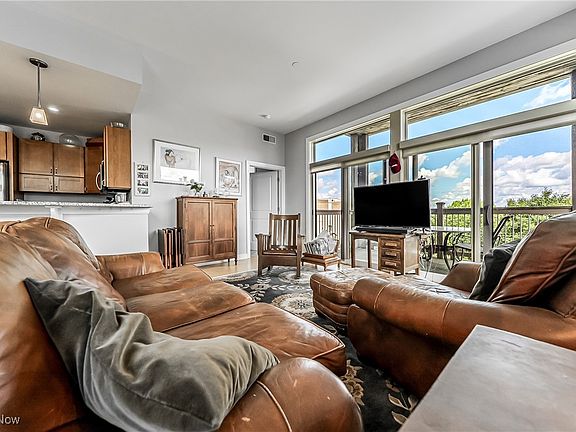 4th image of 1403 Copper Trce APT 304