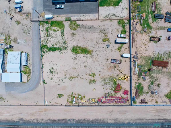 1828 Railroad Ave, Carlsbad, NM 88220