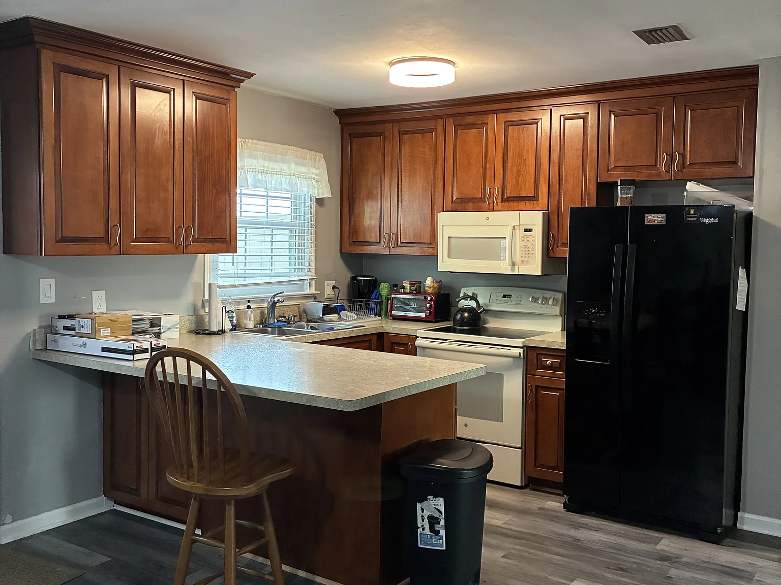 700 Crystal Springs Court - 2 — Photo 2