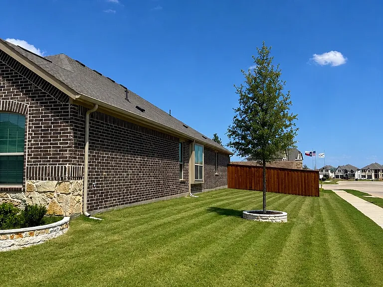 501 Breeds Hill Rd — Photo 2
