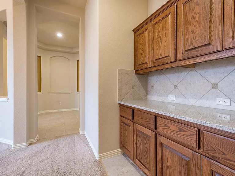 165 Lady Bird Ln — Photo 6