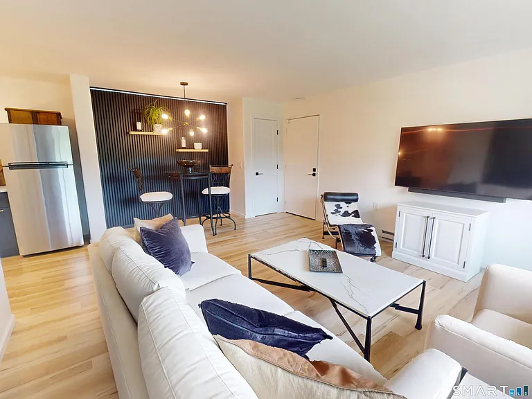 73 Horse Pond Rd #E — Photo 5