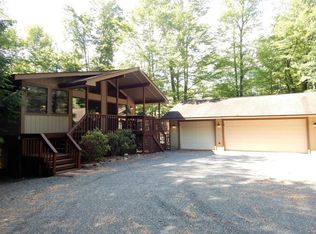 1284 Redwood Ter, Pocono Pines, PA 18350