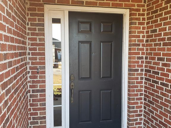 3rd image of 131 Cedarland Dr