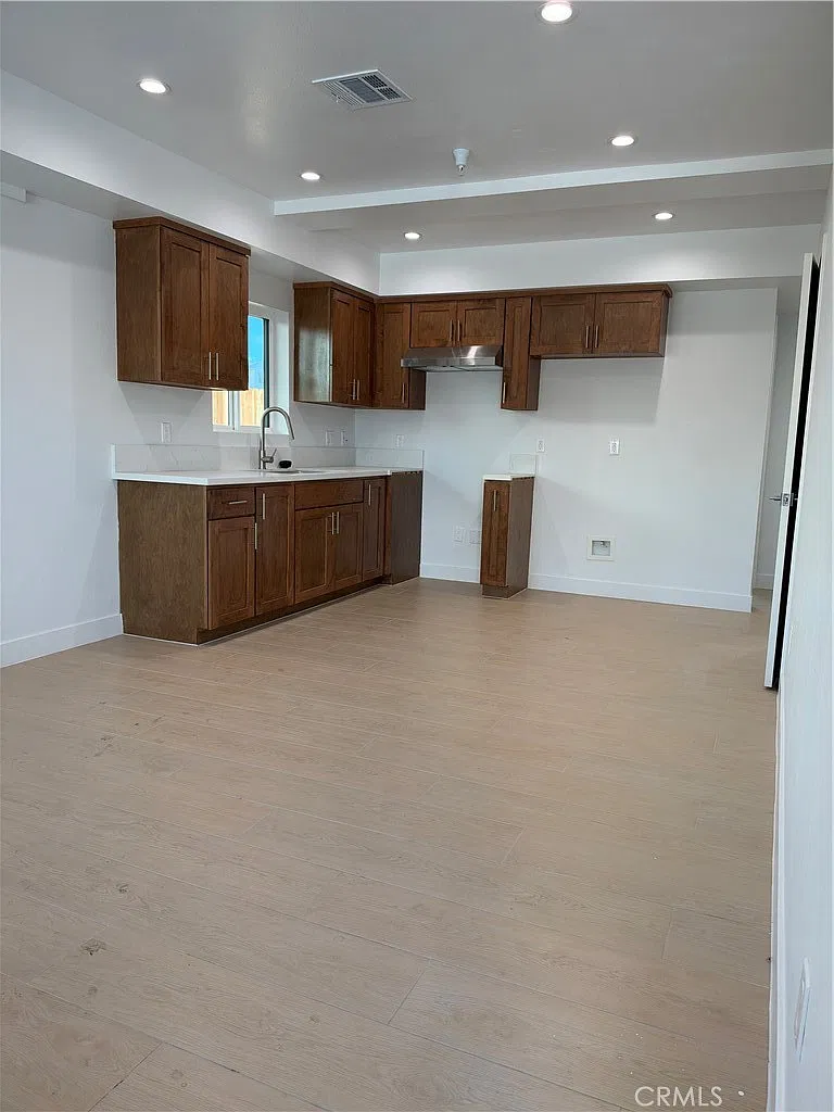 4 bed, 1500 sqft, $3,795 — Photo 3
