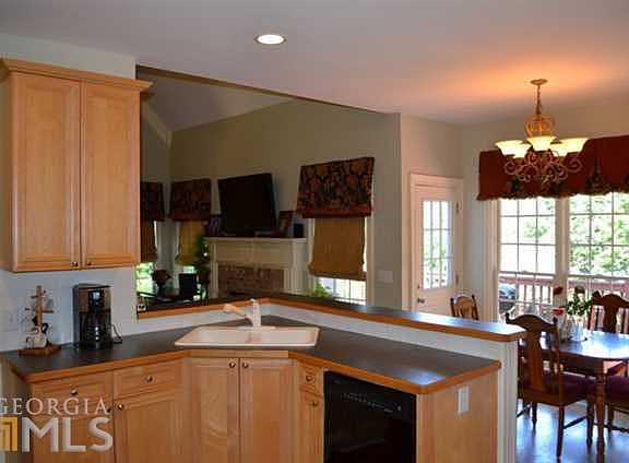 5th image of 8 Heartwood Dr