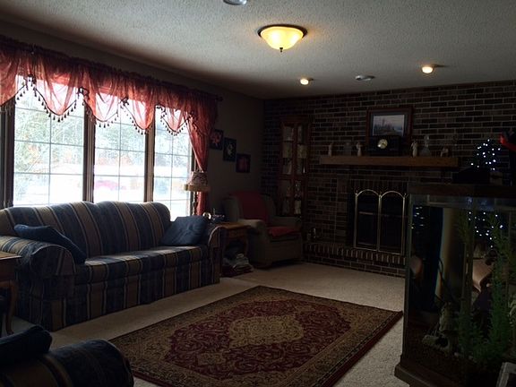 3rd image of 2074 Terrebonne Dr