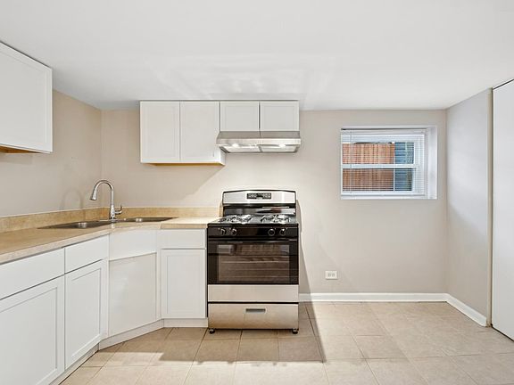 3rd image of 2614 W Lunt Ave Unit G