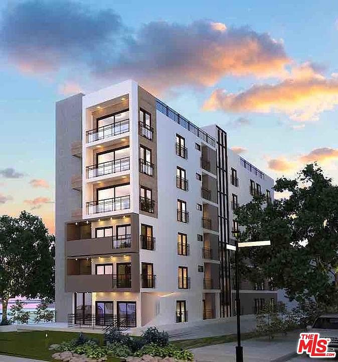 1st image of 437 S Westlake Ave