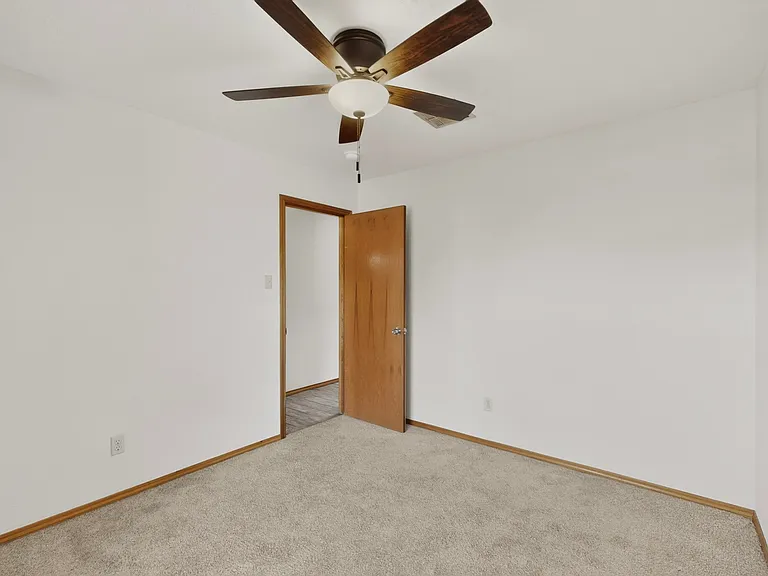 711 Windmill Dr — Photo 15