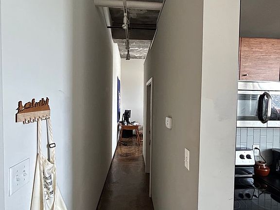 5th image of 415 Oliver Hill Way APT 2H