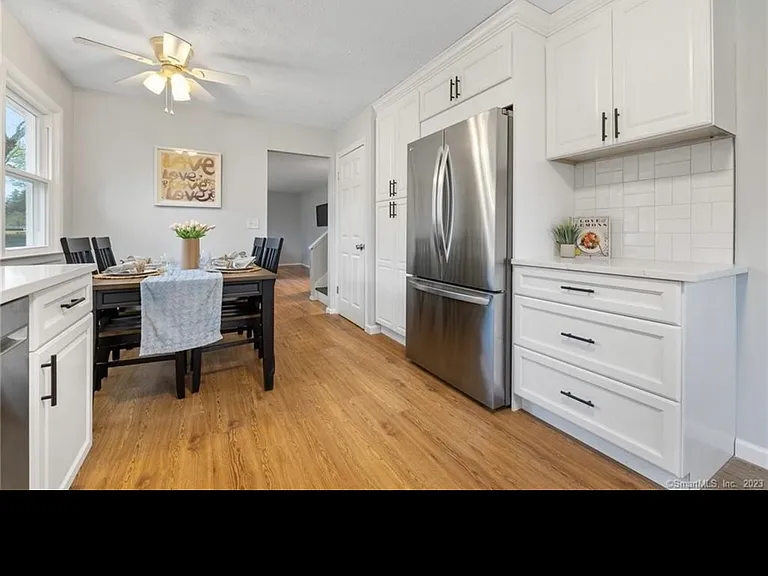 20 Manor Ln — Photo 6