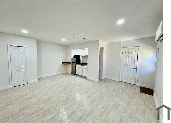 1 bed, 400 sqft, $1,600 — Photo 2